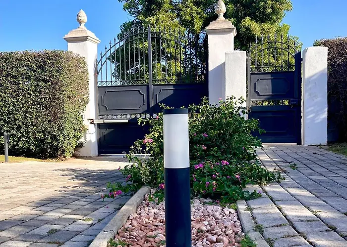 Pignatelli Bed & Breakfast *